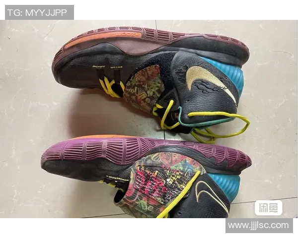 足球巨星亲笔签名球鞋收藏价值与热血追星文化解读